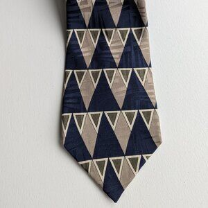 Principe Bold Geometric Print Silk Tie.